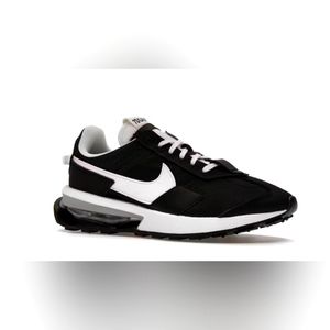 Nike Air Max Pre-Day Sneaker. Like new condition.